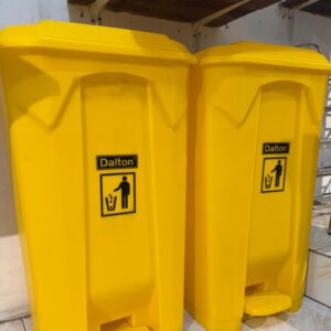 Tempat sampah injak 100 Liter 44x34.3x68cm